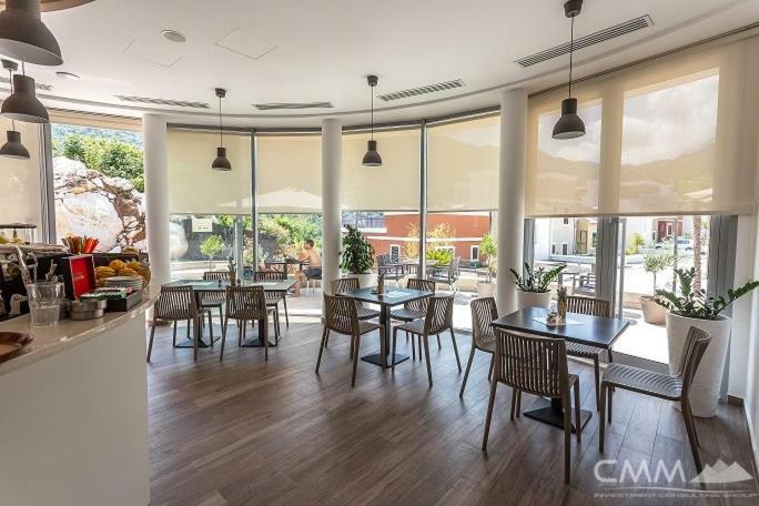 Luxury 1 Bedroom Apartment With Cozy Garden D2-2 In Morinj Kotor Exterior foto