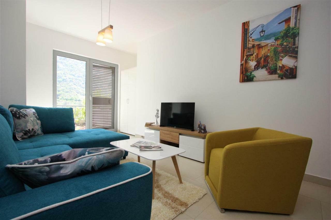 Luxury 1 Bedroom Apartment With Cozy Garden D2-2 In Morinj Kotor Exterior foto