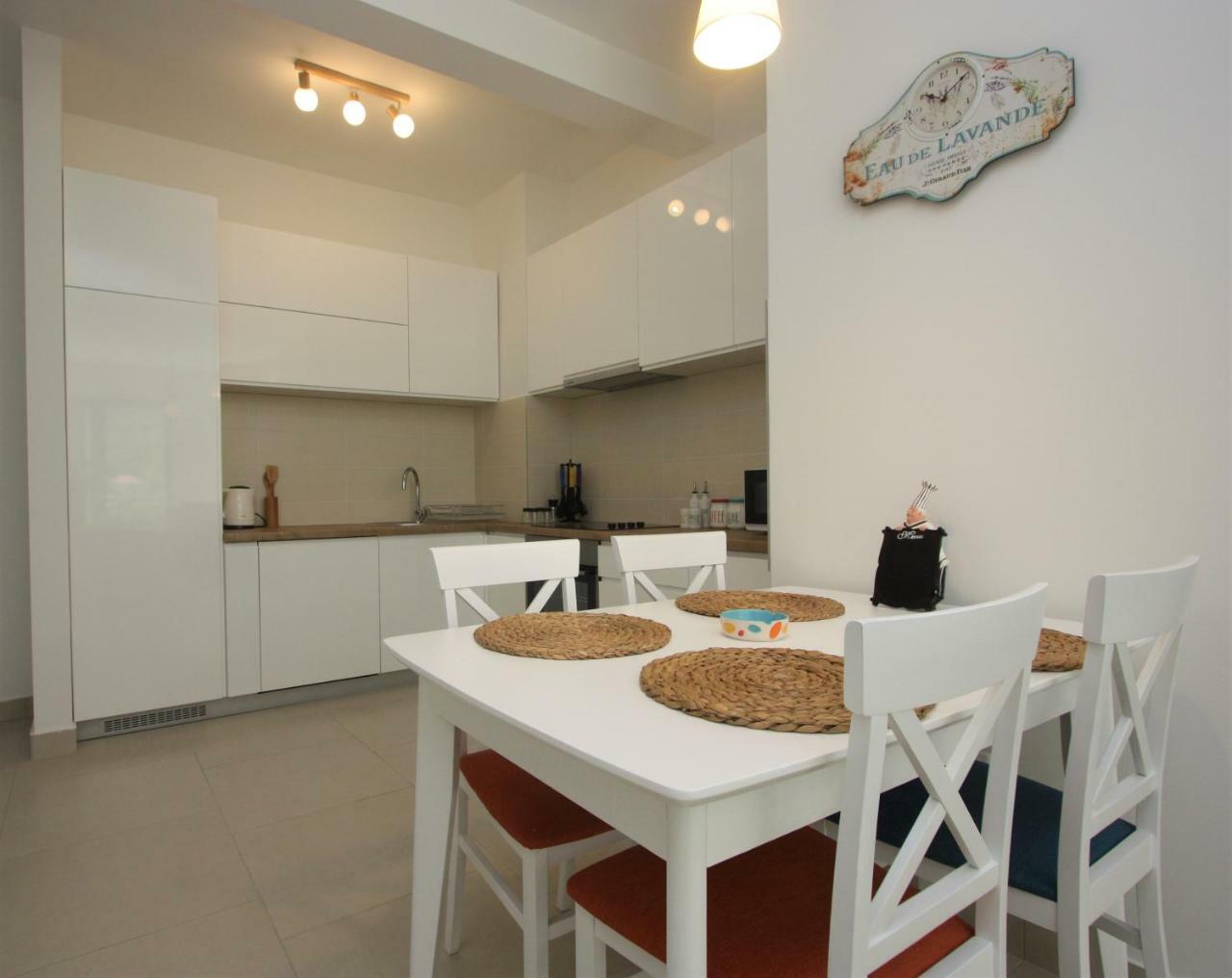 Luxury 1 Bedroom Apartment With Cozy Garden D2-2 In Morinj Kotor Exterior foto